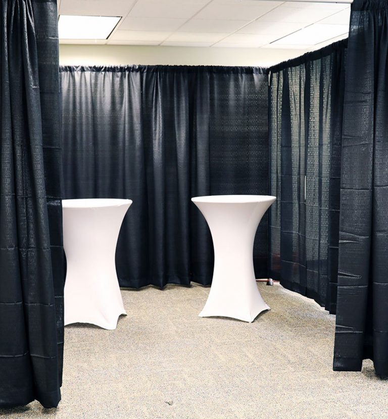 Pipe and Drape Dressing RoomFacilities, Specialty, Worship & Church